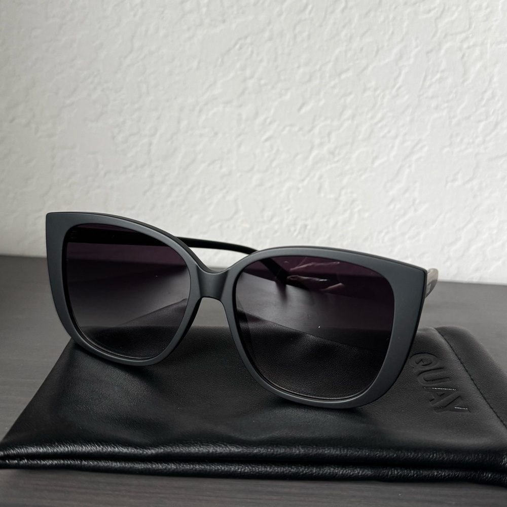 Quay Ever After Sunglasses (Matte Blk/Fade) - Picture 4 of 5